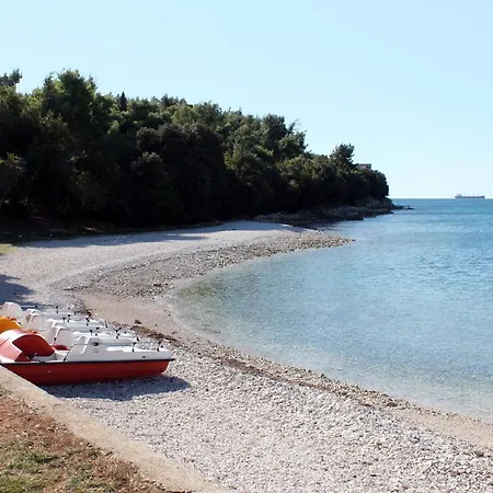 With Parking Space - 7646 Pula