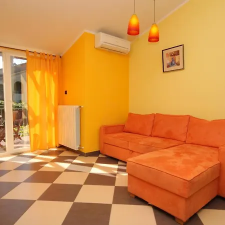 With Parking Space - 7646 Appartamento Pola