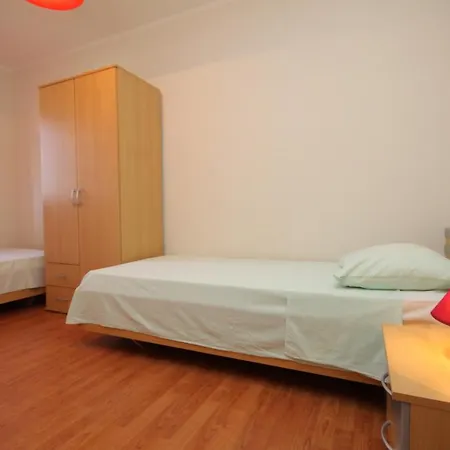 With Parking Space - 7646 * Pola