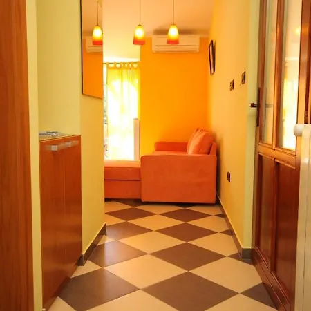 Apartment Apartments With A Parking Space Pula - 7646