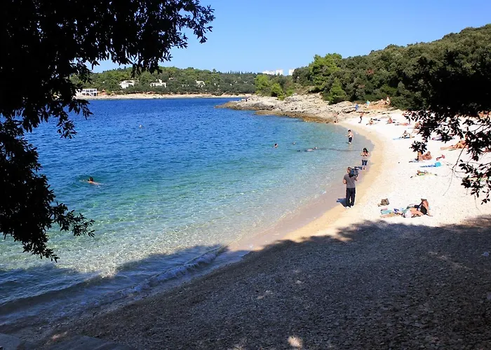 With Parking Space - 7646 * Pula