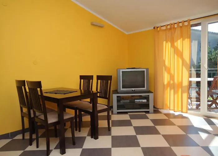 Apartment Apartments With Parking Space Pula - 7646 *